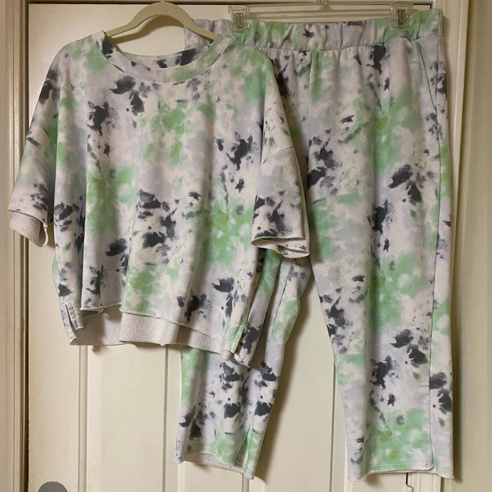 Secret Treasures Tie Dye Sweatshirt Sleep/Lounge Set